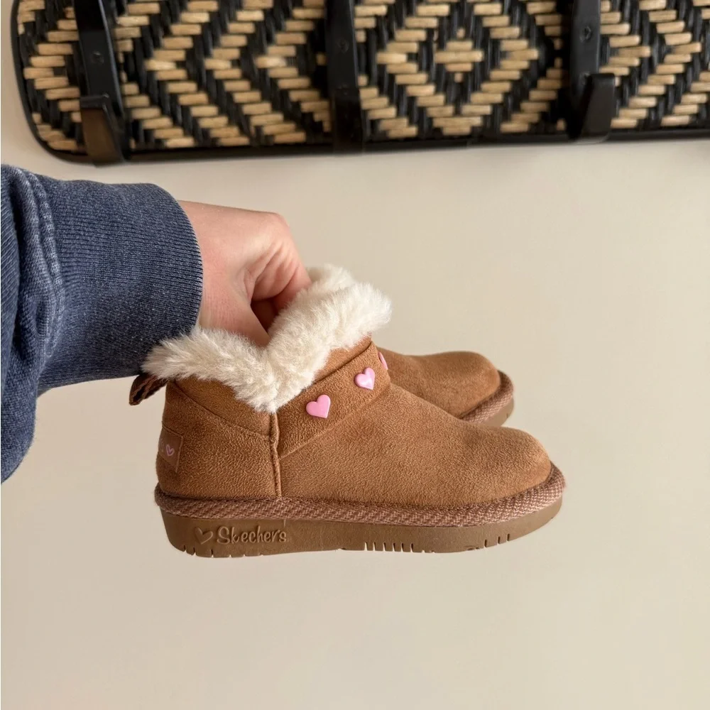 Sketchers Glam Slam Mount Cozy Sherpa Boots - Brown/Pink Hearts - Toddler Size 7